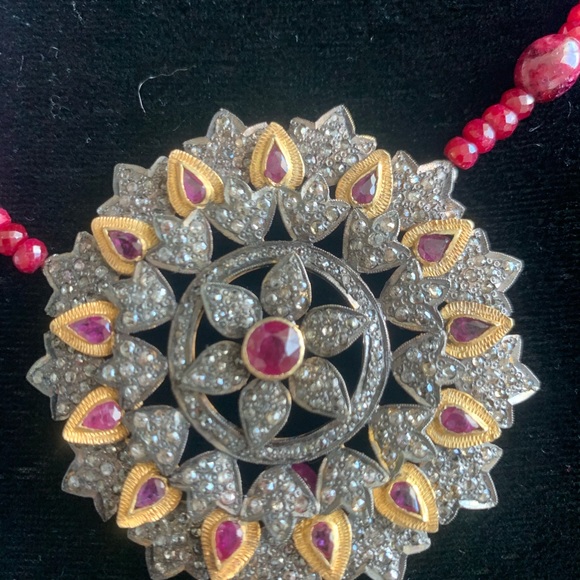 Genuine : Natural ruby choker necklace and earrings with 24k gold plating. - Picture 5 of 8